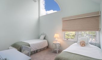 44 Hale Ln, Darien, CT 06820