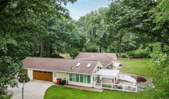 3900 Dursum Ave NE, Ada, MI 49301