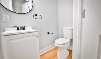 233 S CHAPEL St, Baltimore, MD 21231