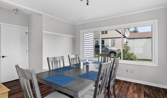 84 E North Water St, Algoma, WI 54201