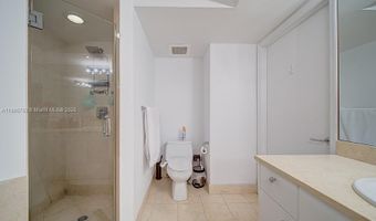 19900 E Country Club Dr 308, Aventura, FL 33180