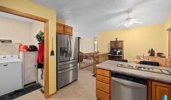 1012 E Magnolia Dr, Brandon, SD 57005