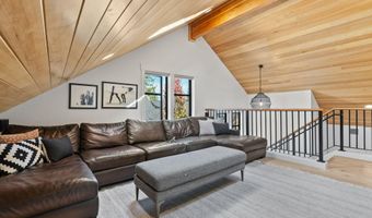 1185 NW Singleton Pl, Bend, OR 97703