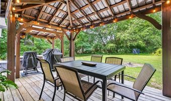 6170 Oberlin Rd, Amherst, OH 44001
