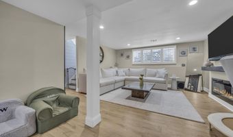 10 Linda Cir, Aberdeen, NJ 07747