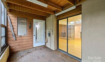 204 Woodfield Dr, Asheville, NC 28803
