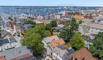 28 Young St 3, Newport, RI 02840