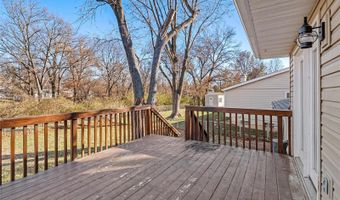 547 Golfwood Dr, Ballwin, MO 63021