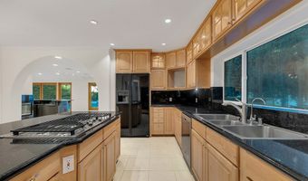 4446 Hayvenhurst Ave, Encino, CA 91436