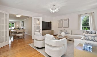 11 Pond Pl, Cos Cob, CT 06807