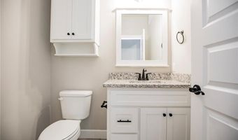 1 Nairn Ln, Bella Vista, AR 72715