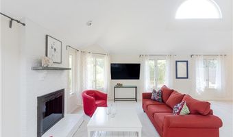112 Harrison Ave, Newport, RI 02840