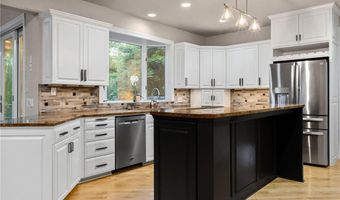 602 24th St NW, Austin, MN 55912