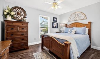 1009 Dutch Mill Dr, Ballwin, MO 63011