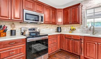 176 Jule St, Apalachicola, FL 32320