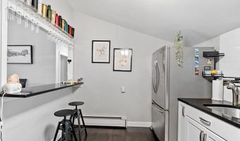 7 Longwood Dr 212, Andover, MA 01810