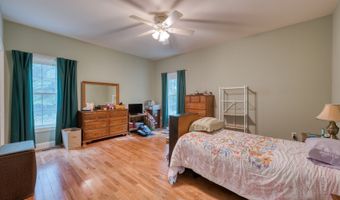 2 Warren Gln, Burlington, CT 06013