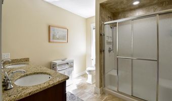 165 Lenihan Ln, East Greenwich, RI 02818