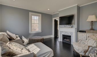 499 Seven Mile Rd, Cranston, RI 02831