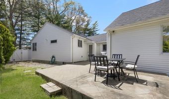 120 Bretton Woods Dr, Cranston, RI 02920