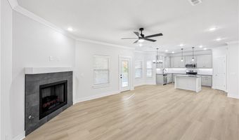 100 Selkirk Dr, Bella Vista, AR 72715
