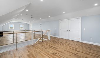 1046 Ocean Rd, Narragansett, RI 02882