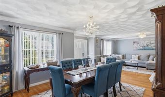 23 BERNON Dr, Lincoln, RI 02865