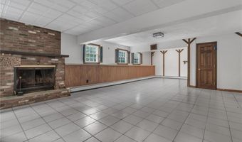 381 Woonsocket Hill Rd, North Smithfield, RI 02896