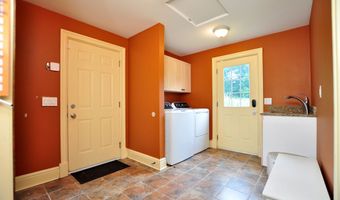 34 Chippenwood Ln, Bristol, CT 06010