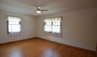 2405 E Miner St, Arlington Heights, IL 60004