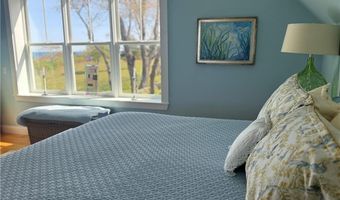 7 Clarkes Village Rd, Jamestown, RI 02835