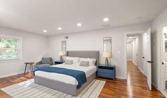 7324 AUBURN St, Annandale, VA 22003