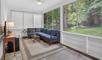 5973 SEARL Ter, Bethesda, MD 20816