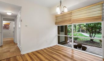 4917 AMERICANA Dr T6, Annandale, VA 22003