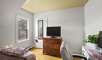 36 Vernon St, Auburn, ME 04210