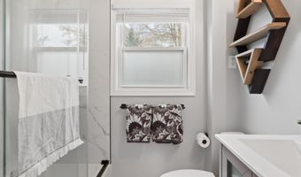 2203 ARLINGTON Ter, Alexandria, VA 22303