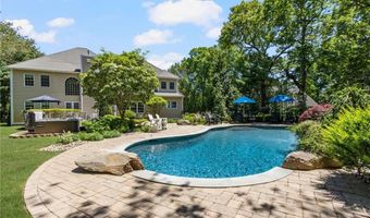 19 Cassandra Ln, North Kingstown, RI 02852