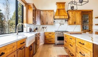 4230 N Royal Dr, Alton, UT 84710