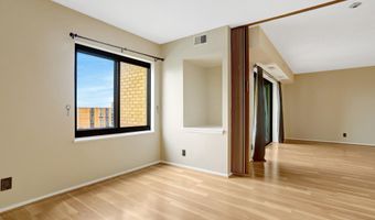 307 YOAKUM Pkwy 1517, Alexandria, VA 22304