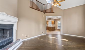 76 9th St, Belford, NJ 07718