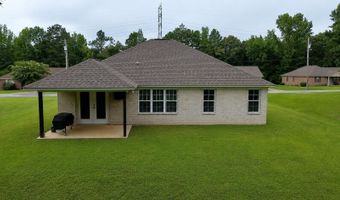 1018 N Sherman Dr, Blue Springs, MS 38828