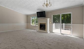 66 Hunters Crossing Dr, Coventry, RI 02816