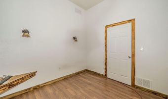 812 S Parkway Dr, Alvarado, TX 76009