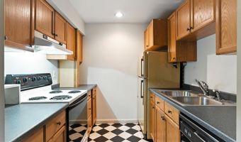 9 Scitterygussett Dr, Falmouth, ME 04105