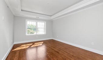 109 Greenway, Albertson, NY 11507