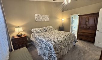 7327 Oak Knoll Dr, Indianapolis, IN 46217