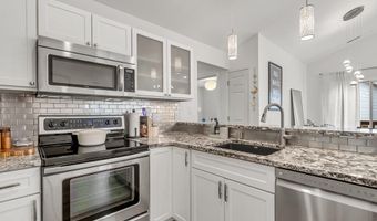 1716 Whispering Creek Dr C, Ballwin, MO 63021