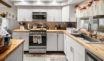 8 Mary Ct, Barnegat, NJ 08005