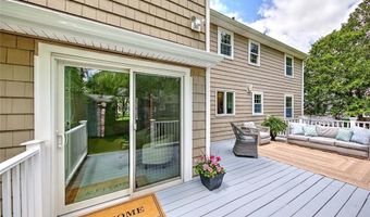1 Cheshire Dr, Barrington, RI 02806