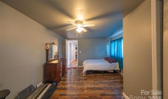 129 Lakeview Dr, Blacksburg, SC 29702